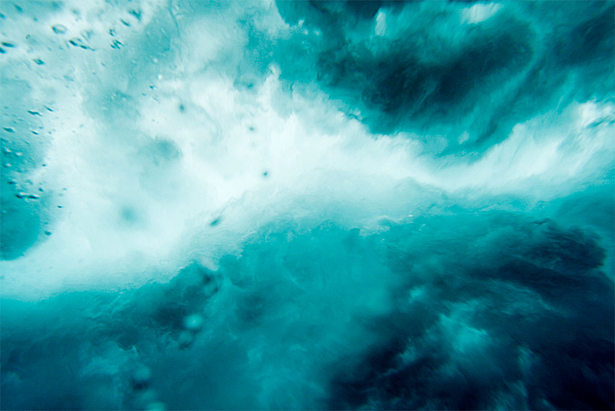waveunderwater.jpg